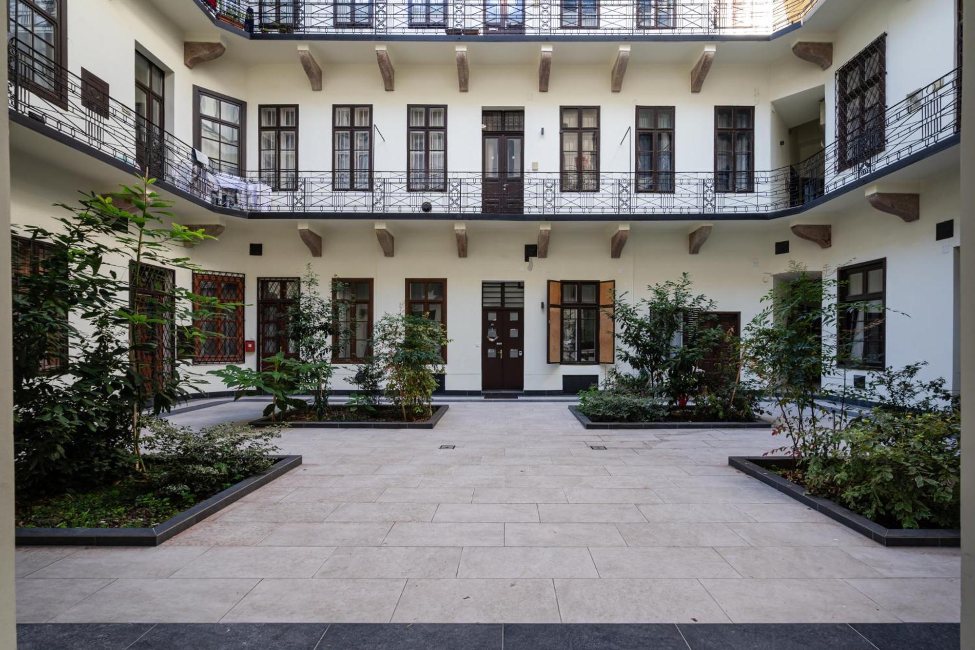 Kiraly 44 Luxury Apartment With Free Parking بودابست المظهر الخارجي الصورة